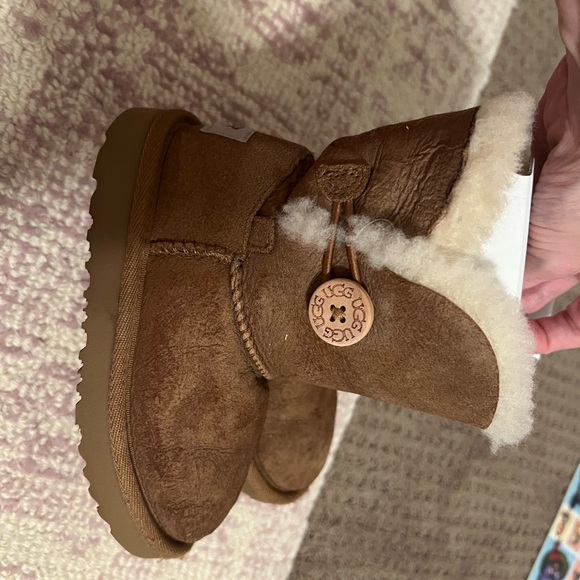 Bailey Button II Ugg Boots - Picture 6 of 6